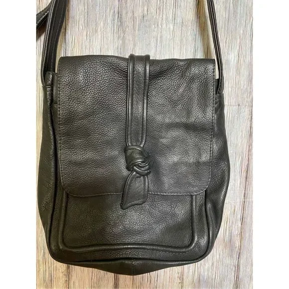 Kenneth Cole Black Leather Crossbody Bag - Picture 2 of 16